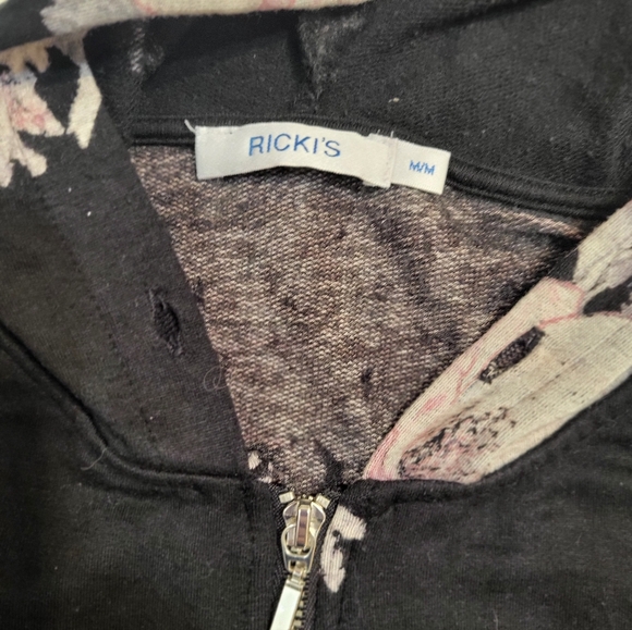 Size Medium Clothing Lot - Picture 3 of 16